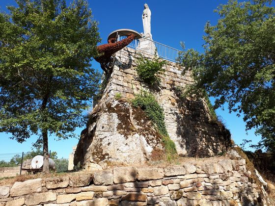 Notre-Dame de Gozon Bild